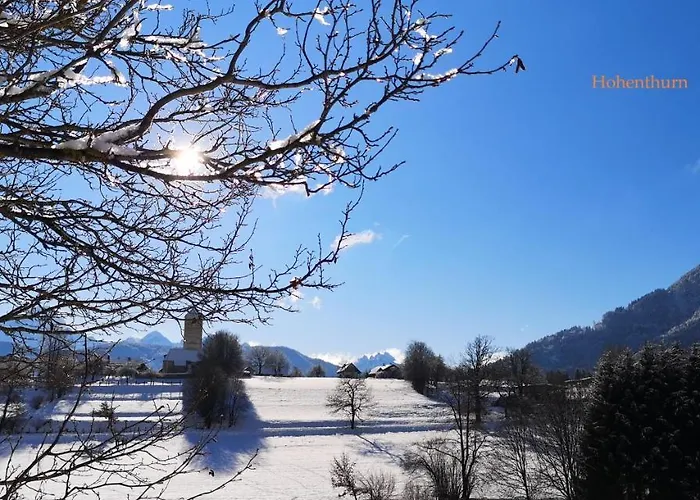 Haus Im Seegebiet Von בית נופש וילאך
