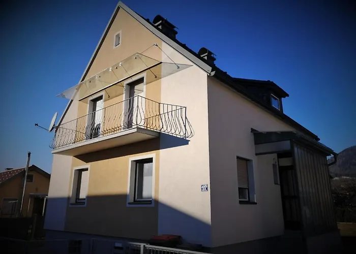 Haus Im Seegebiet Von בית נופש